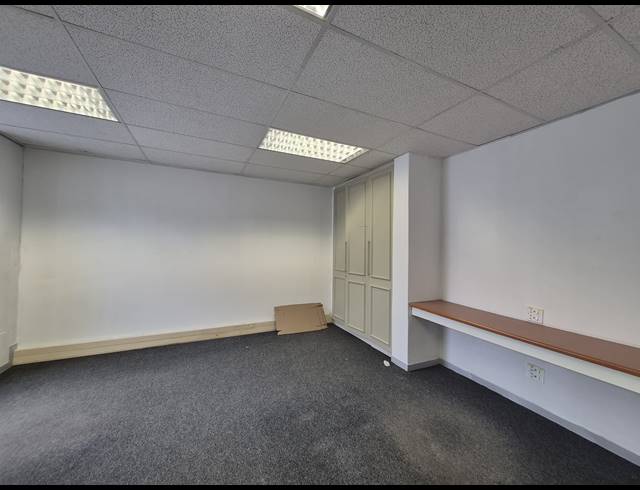 413M² OFFICE TO LET IN CRAIGHALL